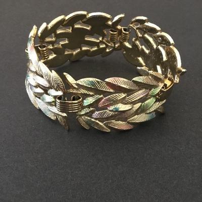 Beautiful, vintage, gold, toned, multicolored, pastel leaf bracelet