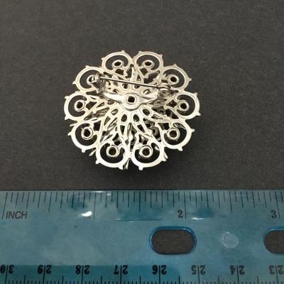 Beautiful vintage crystal brooch