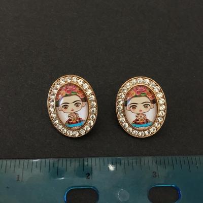 Cute glass and rhinestone hula girl earrings