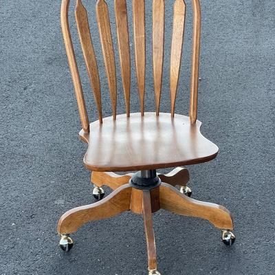 Sale Photo Thumbnail #269: beautiful rolling desk chair
