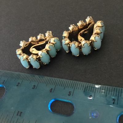 Gorgeous vintage blue glass clip on earrings very beautiful