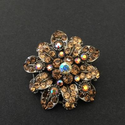 Gorgeous, vintage, rhinestone, flower brooch