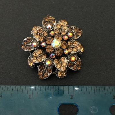 Gorgeous, vintage, rhinestone, flower brooch