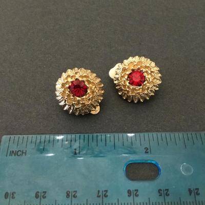 Beautiful, vintage, gold tone, red rhinestone clip on earrings