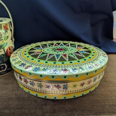 Vintage Baret Ware Tin
