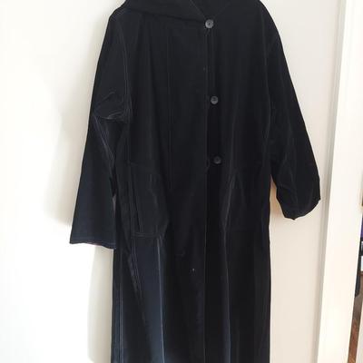 Vintage Cape w/ Nordstrom Reversible Velvet Coat (B2-BBL)