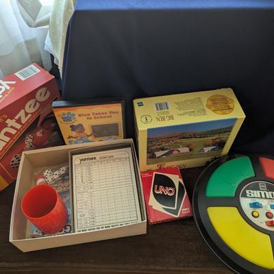 Games, Yahtzee, Uno, Simon