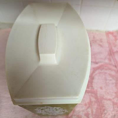 Avacodo Green Vintage Canister Set