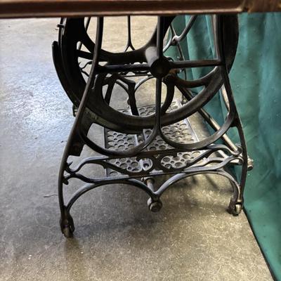 Queen Sewing Machine and Cabinet