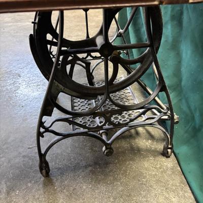 Queen Sewing Machine and Cabinet