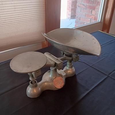 ENTERPRISE JACOBS BROS MAKERS BALANCE SCALE WITH WEIGHTS