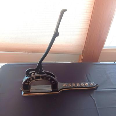 CAST IRON ARROW CUPPLES CO TOBACCO CIGAR CUTTER