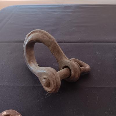 ANTIQUE CAST IRON AND WOODEN BARN FARM PULLEY