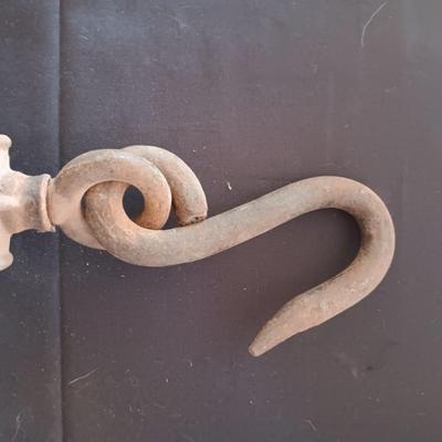 ANTIQUE CAST IRON AND WOODEN BARN FARM PULLEY