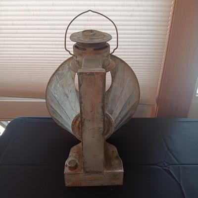 ANTIQUE DIETZ RAILROAD BEACON LIGHT LANTERN