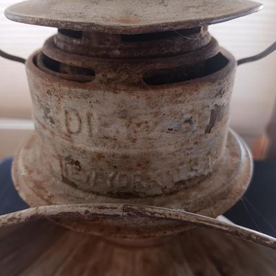 ANTIQUE DIETZ RAILROAD BEACON LIGHT LANTERN