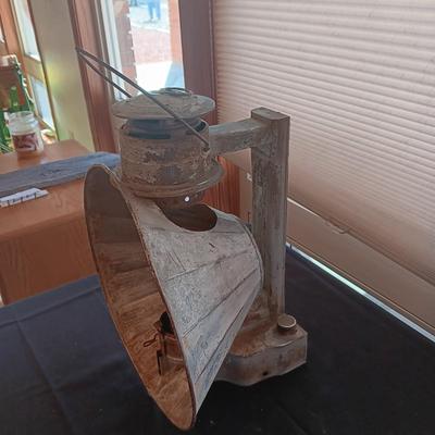 ANTIQUE DIETZ RAILROAD BEACON LIGHT LANTERN