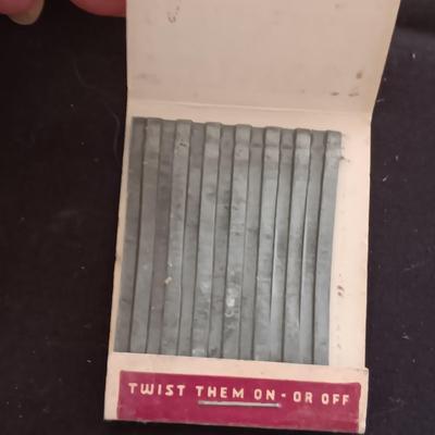 VINTAGE FISHING LURES AND TWISTONS LINE SINKERS