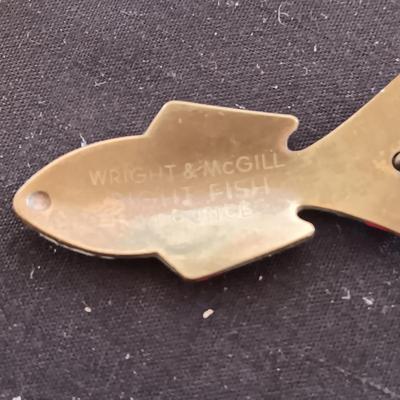 VINTAGE FISHING LURES AND TWISTONS LINE SINKERS