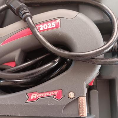 ARROW ELECTRIC STAPLE GUN, HAMMER, CHANNEL LOCK PLIERS AND SCREWDRIVERS