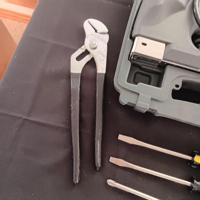 ARROW ELECTRIC STAPLE GUN, HAMMER, CHANNEL LOCK PLIERS AND SCREWDRIVERS