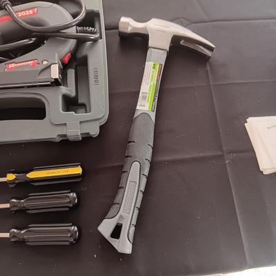 ARROW ELECTRIC STAPLE GUN, HAMMER, CHANNEL LOCK PLIERS AND SCREWDRIVERS