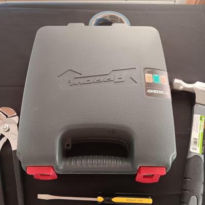 ARROW ELECTRIC STAPLE GUN, HAMMER, CHANNEL LOCK PLIERS AND SCREWDRIVERS