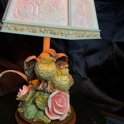 Vintage Porcelain Bird & Rose Table Lamp – Illuminated Embossed Shade & Sculpted Songbirds