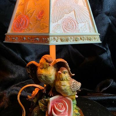 Vintage Porcelain Bird & Rose Table Lamp – Illuminated Embossed Shade & Sculpted Songbirds