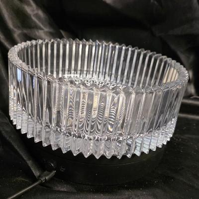 Vintage Clear Glass Ribbed Bowl with Starburst Bottom - Faceted Rim Elegance 9in x 3in