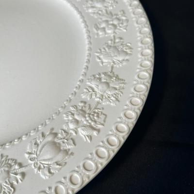 Wedgwood ‘Festivity’ Plates Plus More (DR-RG)