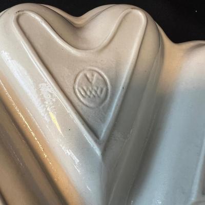 Wedgwood ‘Festivity’ Plates Plus More (DR-RG)