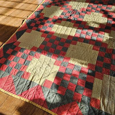 Assortment of Older Quilts & ' The Quilts of Gees Bend' Book (O-JS)
