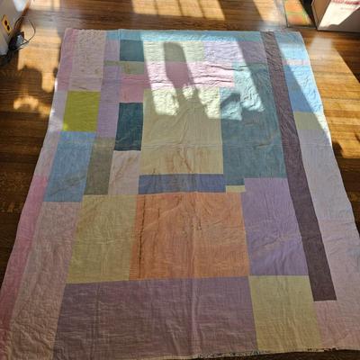 Assortment of Older Quilts & ' The Quilts of Gees Bend' Book (O-JS)