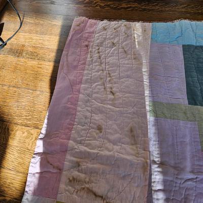 Assortment of Older Quilts & ' The Quilts of Gees Bend' Book (O-JS)