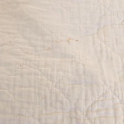 Assortment of Older Quilts & ' The Quilts of Gees Bend' Book (O-JS)