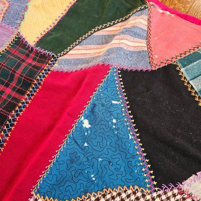 Assortment of Older Quilts & ' The Quilts of Gees Bend' Book (O-JS)