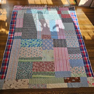 Assortment of Older Quilts & ' The Quilts of Gees Bend' Book (O-JS)