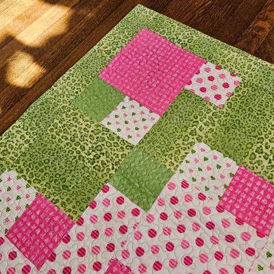 Assortment of Older Quilts & ' The Quilts of Gees Bend' Book (O-JS)