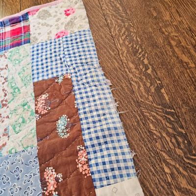 Assortment of Older Quilts & ' The Quilts of Gees Bend' Book (O-JS)