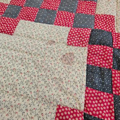 Assortment of Older Quilts & ' The Quilts of Gees Bend' Book (O-JS)