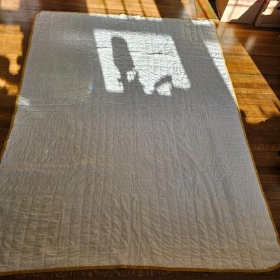 Assortment of Older Quilts & ' The Quilts of Gees Bend' Book (O-JS)