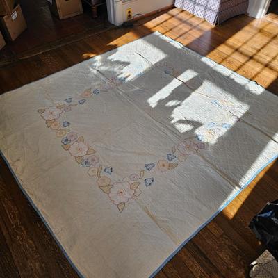 Assortment of Older Quilts & ' The Quilts of Gees Bend' Book (O-JS)