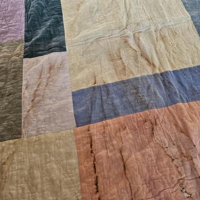 Assortment of Older Quilts & ' The Quilts of Gees Bend' Book (O-JS)