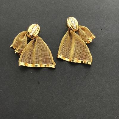 Sale Photo Thumbnail #106: Vintage gold gilt mesh bow clip on earrings. Please see attached photos.