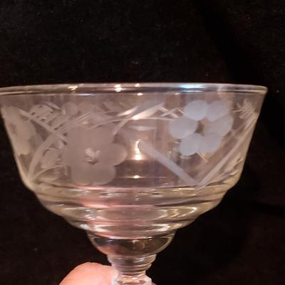 Rock Sharpe Styled Etched Champagne Glasses and Plates (KN-KD)
