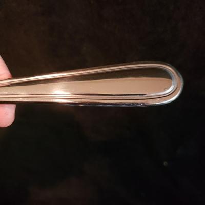 Set of Wallace Silverware and Wooden Case (KN-KD)