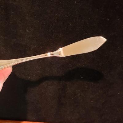 Set of Wallace Silverware and Wooden Case (KN-KD)