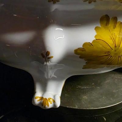 Vintage Italian Majolica Footed Soup Tureen with Lid – Hand-Painted Leaf Motif – Mid-Century Italy