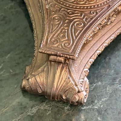 Victorian-Style Cherub Oil Lamp (LR-SF)